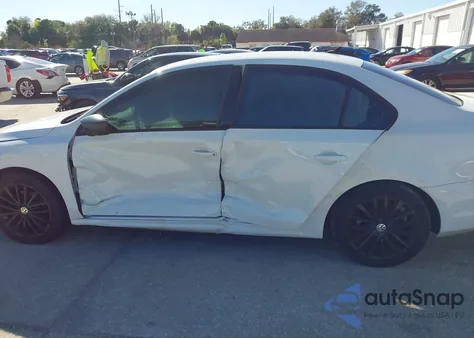 2016 Volkswagen Jetta 1.8T Sport z USA, uszkodzony, nr VIN 3VWD17AJ2GM267269